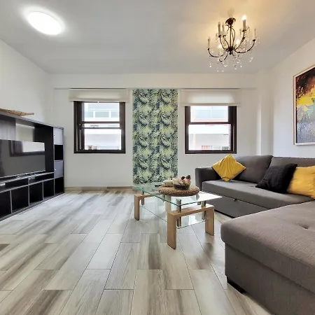 Apartment 7 Esquivel