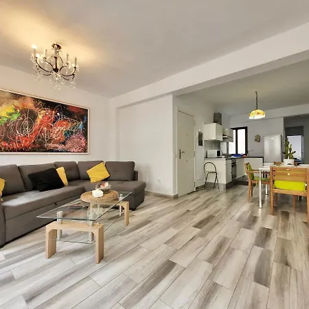 7 Esquivel Apartment