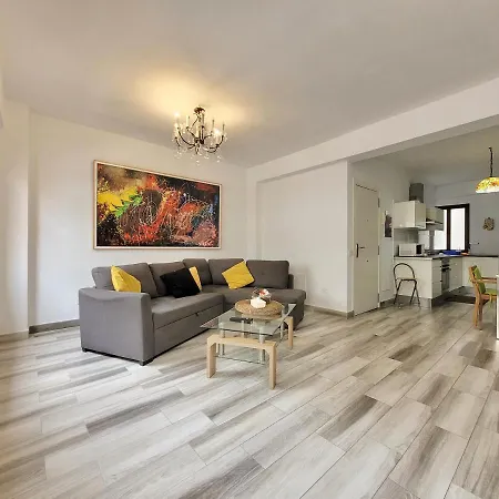 Apartament 7 Esquivel *