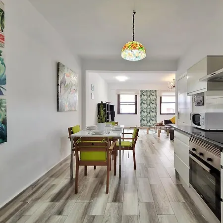 Apartment 7 Esquivel *
